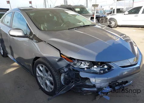 2018 Chevrolet Volt Premier z USA, uszkodzony, nr VIN 1G1RB6S51JU145838